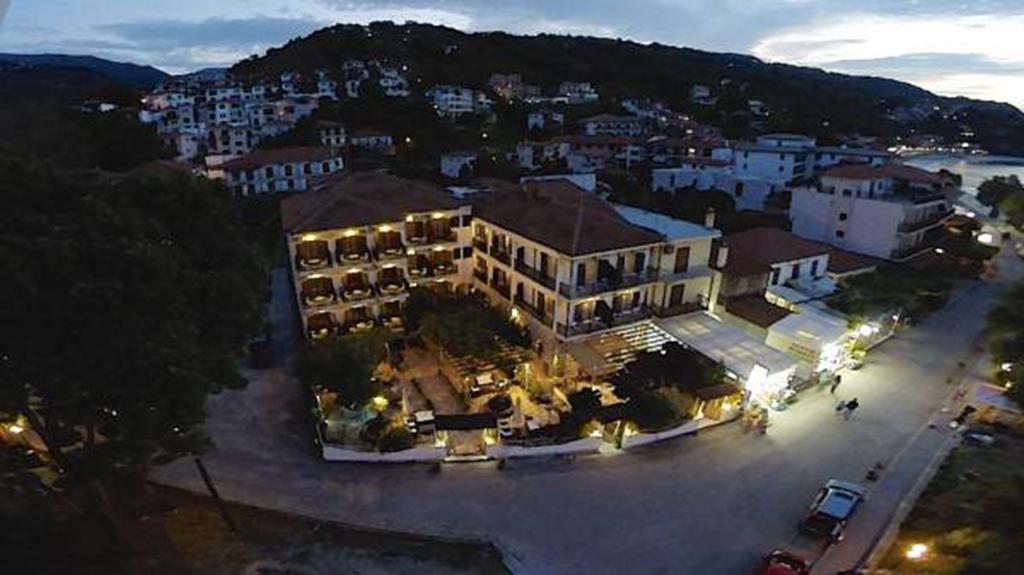 Zefiros Hotel Agios Ioannis  ภายนอก รูปภาพ